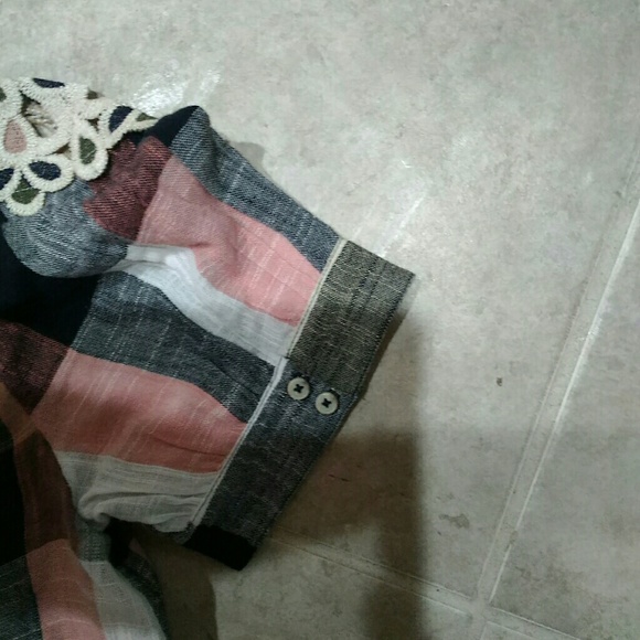 Anthropologie shirt - Picture 3 of 3